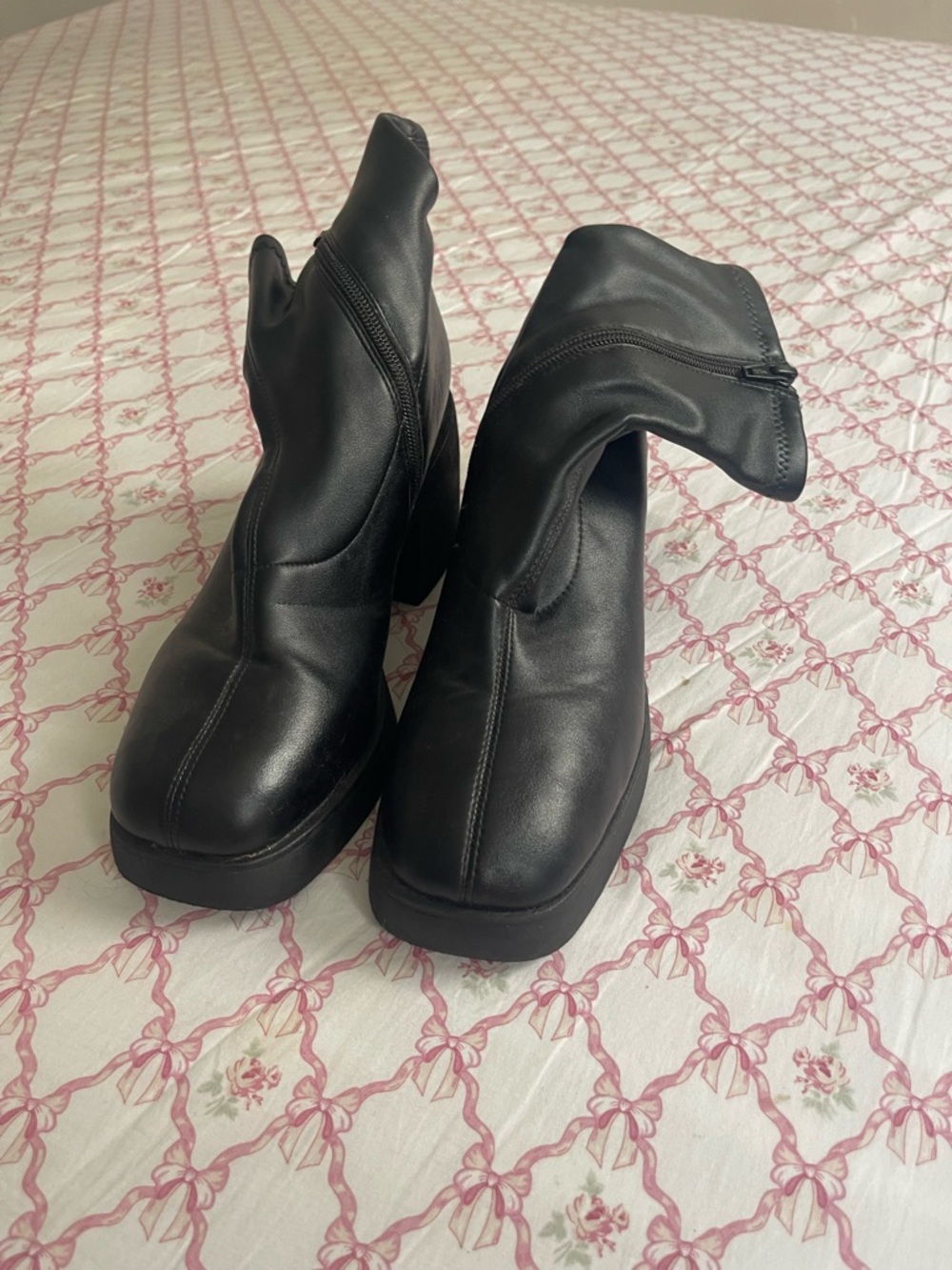 Black Women's Platform Ankle Boots - Sleek Zip-Up Style